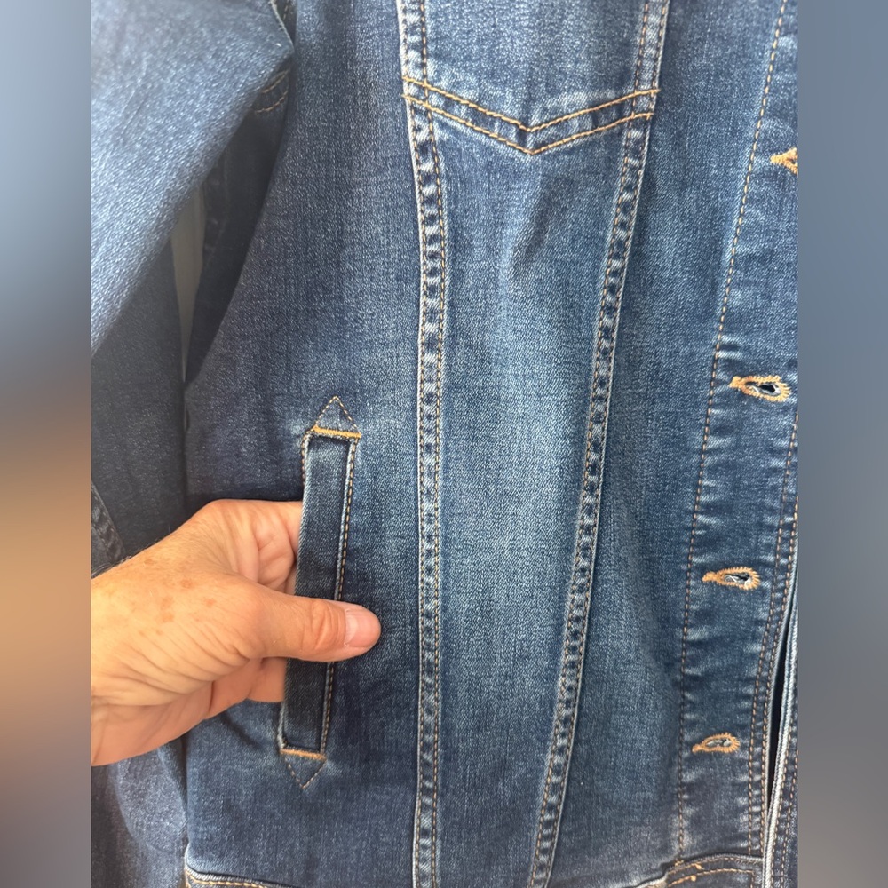 Well Worn Danish Jacket -Women's M
Med Dark Wash - Picture 4 of 9